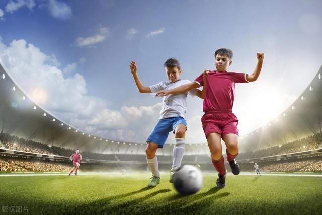 哈格里夫斯：琼斯的场上位置有点靠后